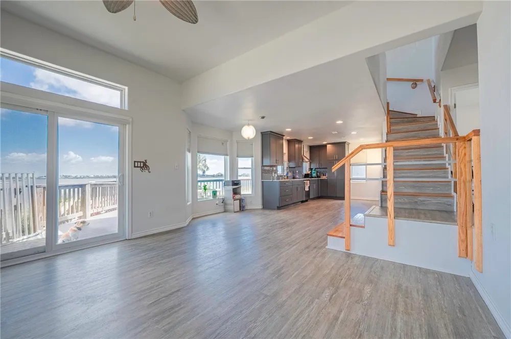 401 Old Salt Lake Rockport, TX 78382