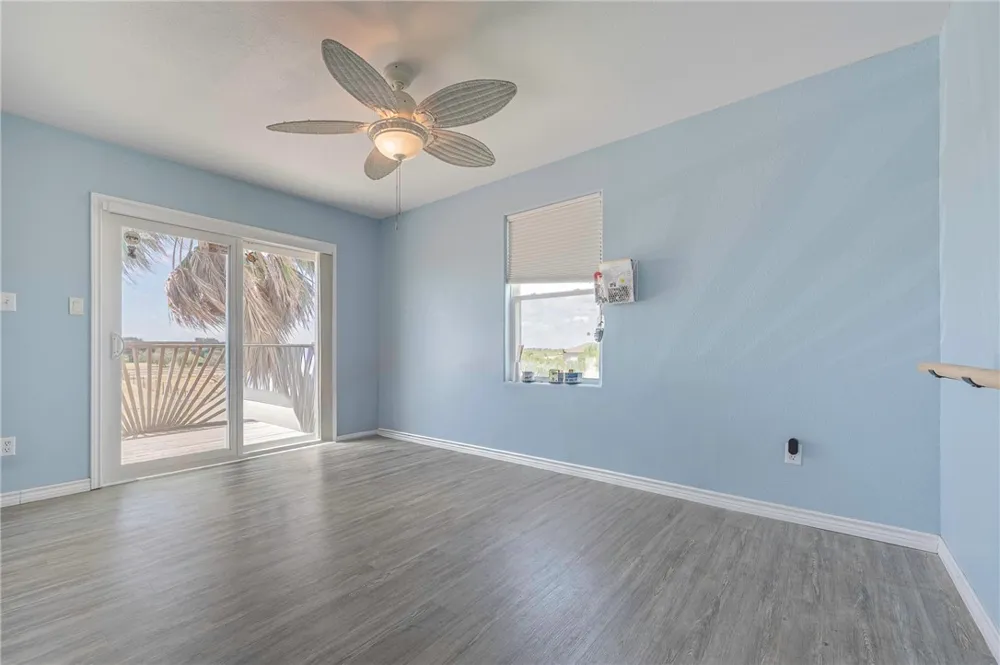 401 Old Salt Lake Rockport, TX 78382