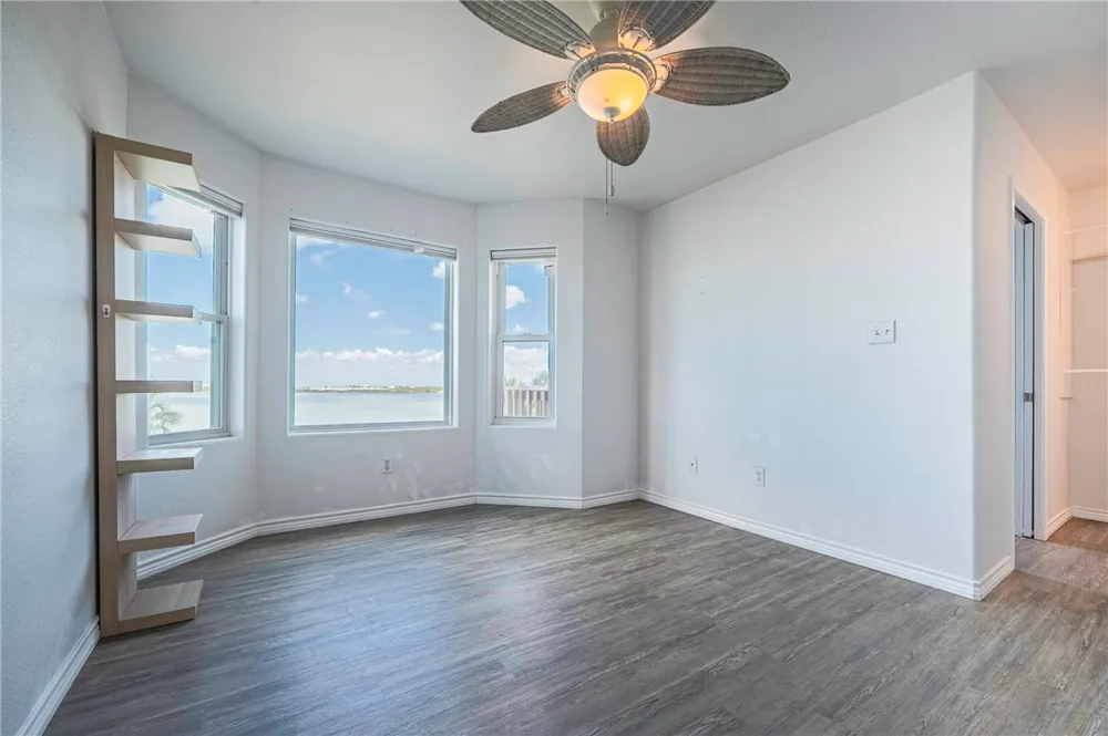 401 Old Salt Lake Rockport, TX 78382