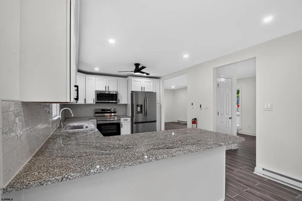12 Oakview Dr Northfield, NJ 08225