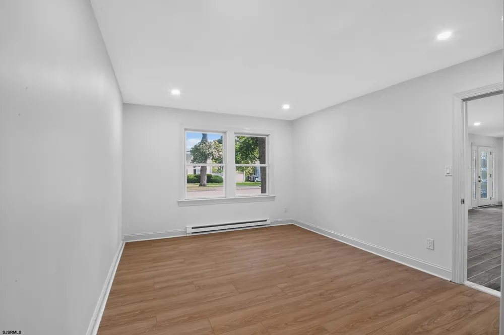 12 Oakview Dr Northfield, NJ 08225