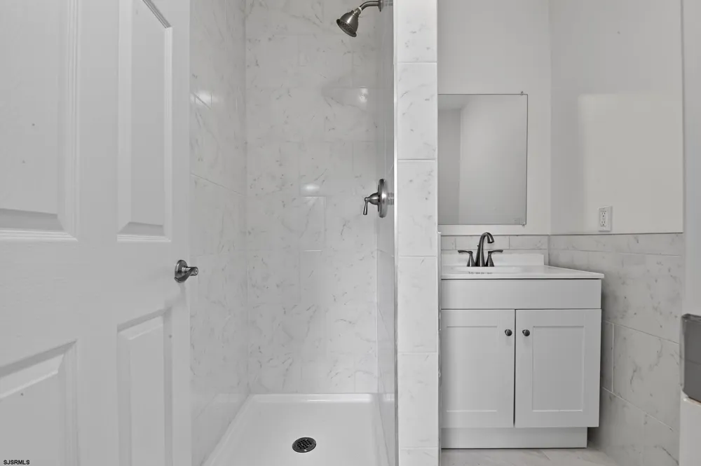 12 Oakview Dr Northfield, NJ 08225