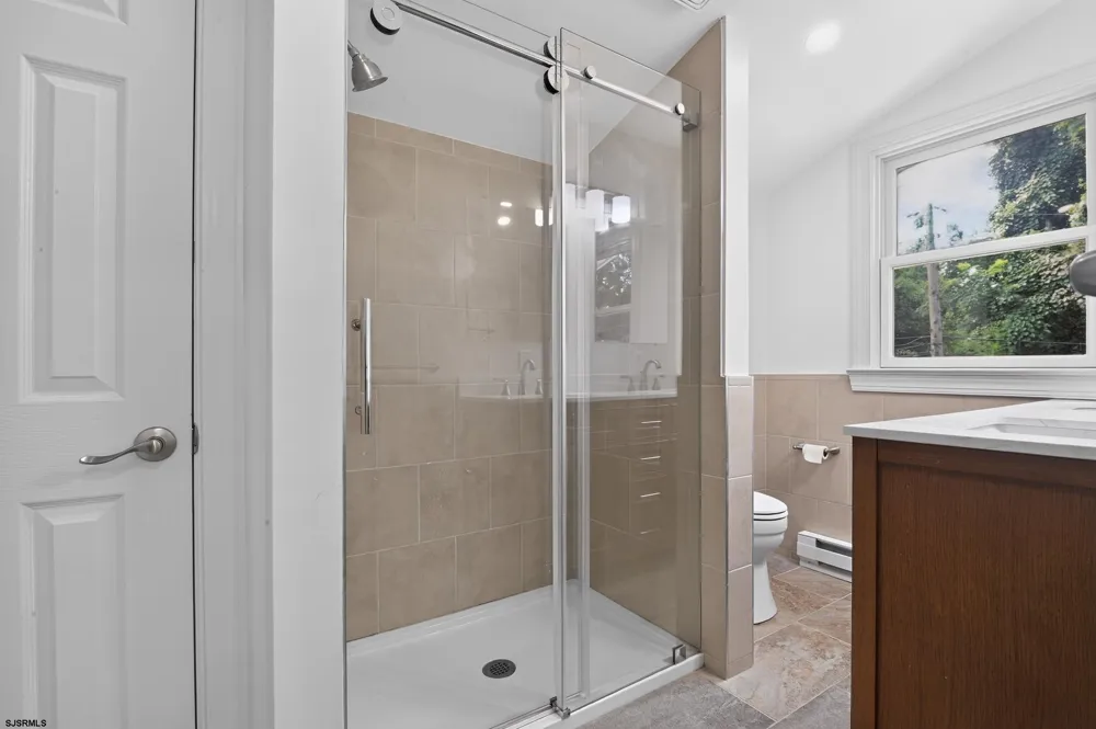 12 Oakview Dr Northfield, NJ 08225