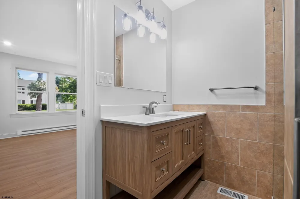 12 Oakview Dr Northfield, NJ 08225