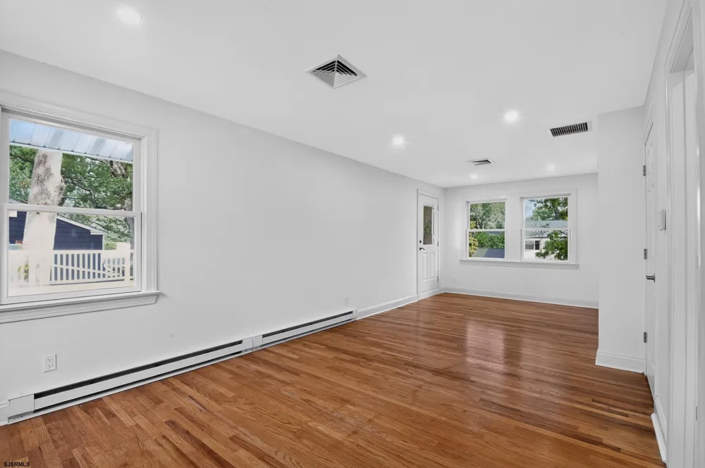 12 Oakview Dr Northfield, NJ 08225
