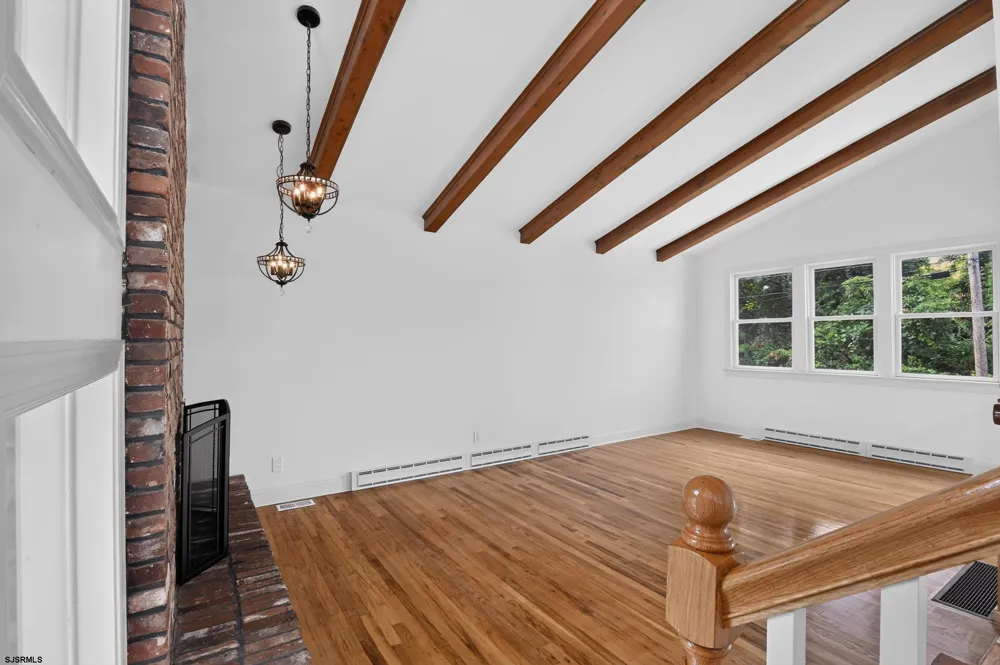 12 Oakview Dr Northfield, NJ 08225