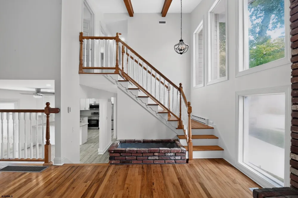 12 Oakview Dr Northfield, NJ 08225