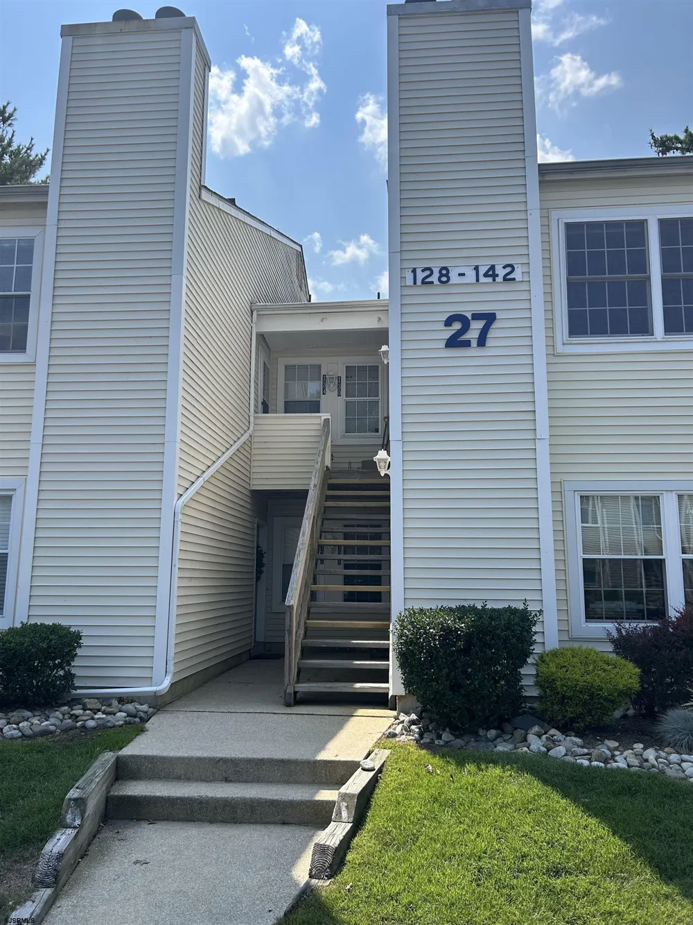 132 Driftwood Ct Smithville, NJ 08205