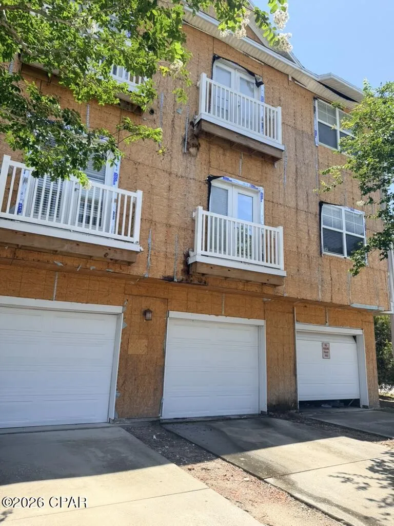 2205 Walosi Way #201 Panama City, FL 32408