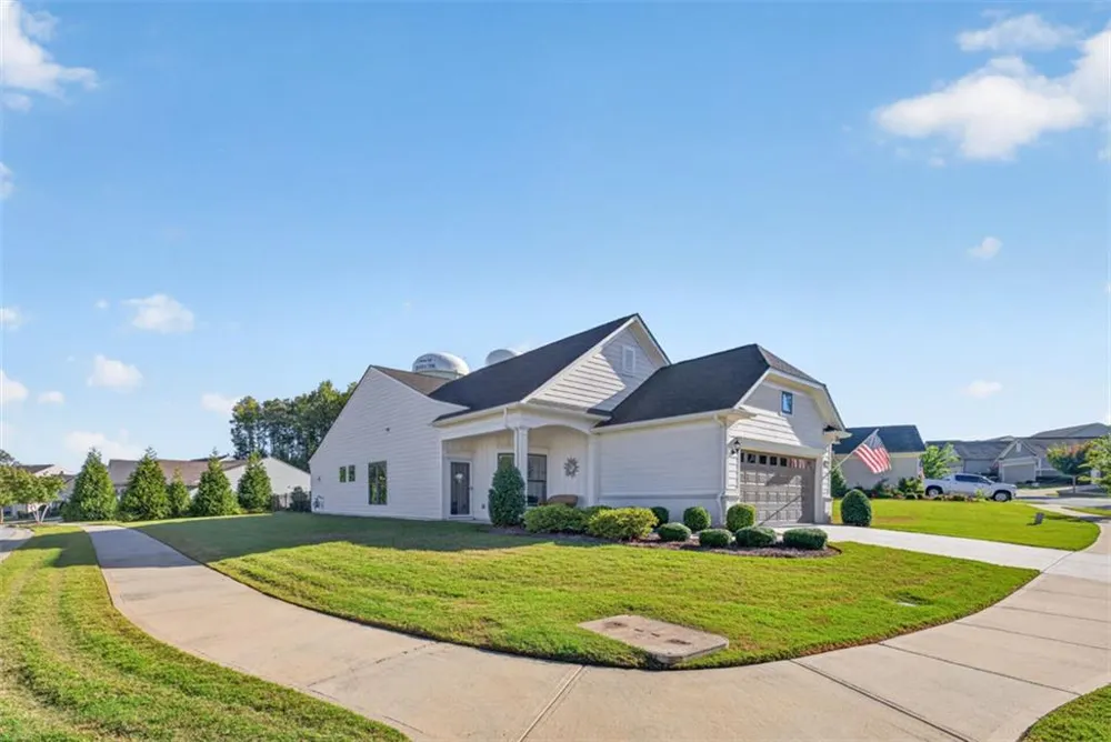 5939 Rollingwood Way Hoschton, GA 30548
