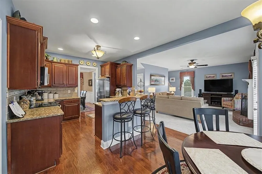 20 Lake Overlook Drive White, GA 30184