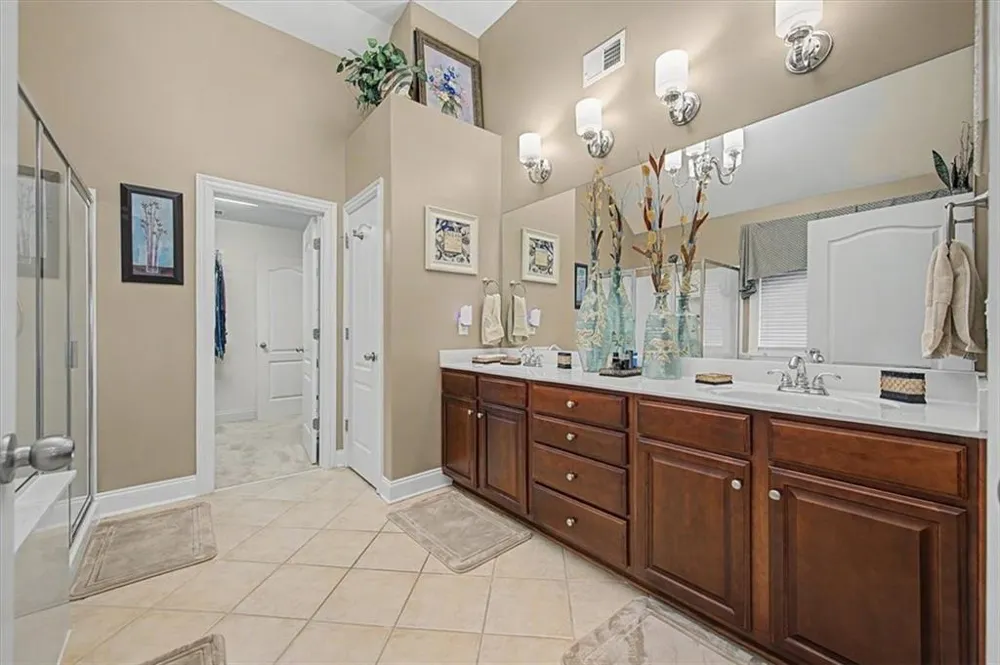 20 Lake Overlook Drive White, GA 30184