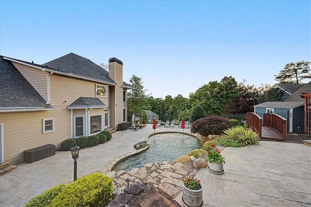 20 Lake Overlook Drive White, GA 30184