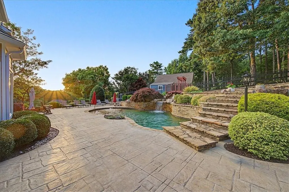 20 Lake Overlook Drive White, GA 30184