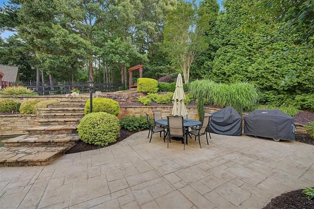 20 Lake Overlook Drive White, GA 30184