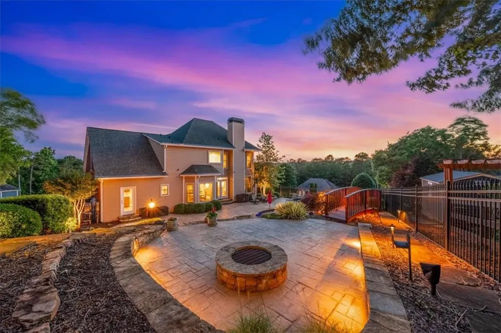 20 Lake Overlook Drive White, GA 30184