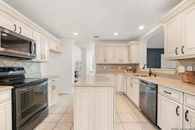 9403 Anderson Ct Converse, TX 78109