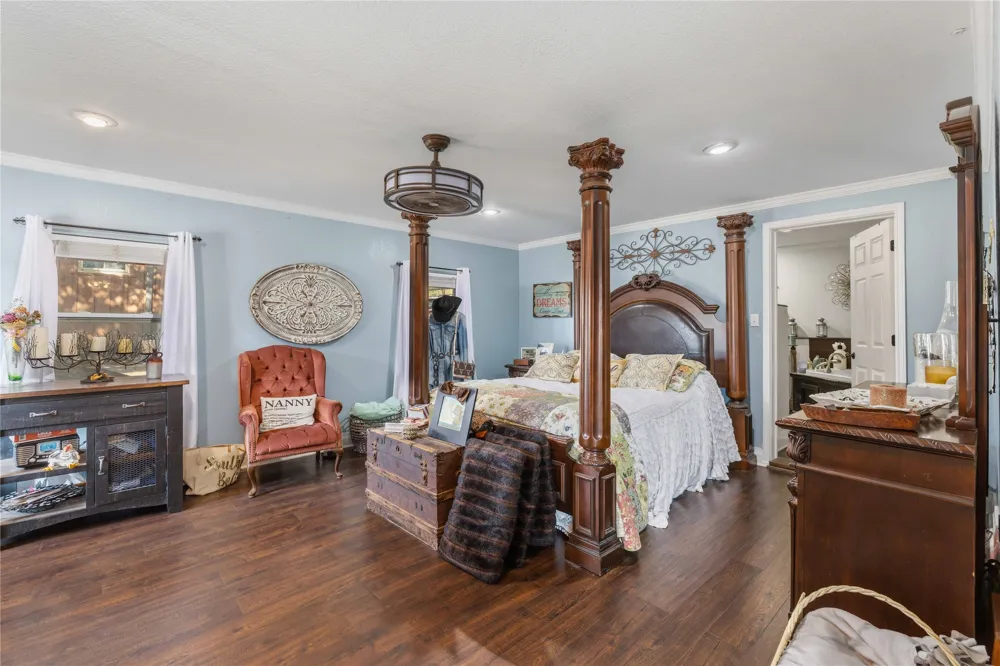 901 W Wrights Avenue Comanche, TX 76442