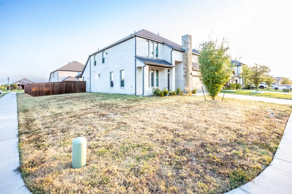 659 Bethpage Drive Red Oak, TX 75154