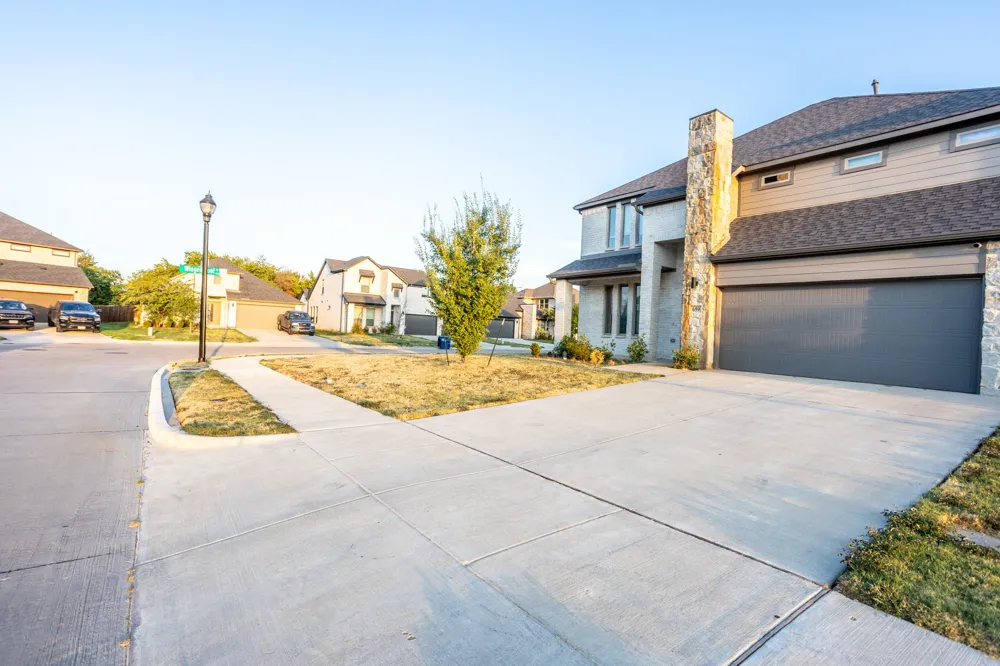 659 Bethpage Drive Red Oak, TX 75154