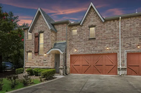 2113 Parkview