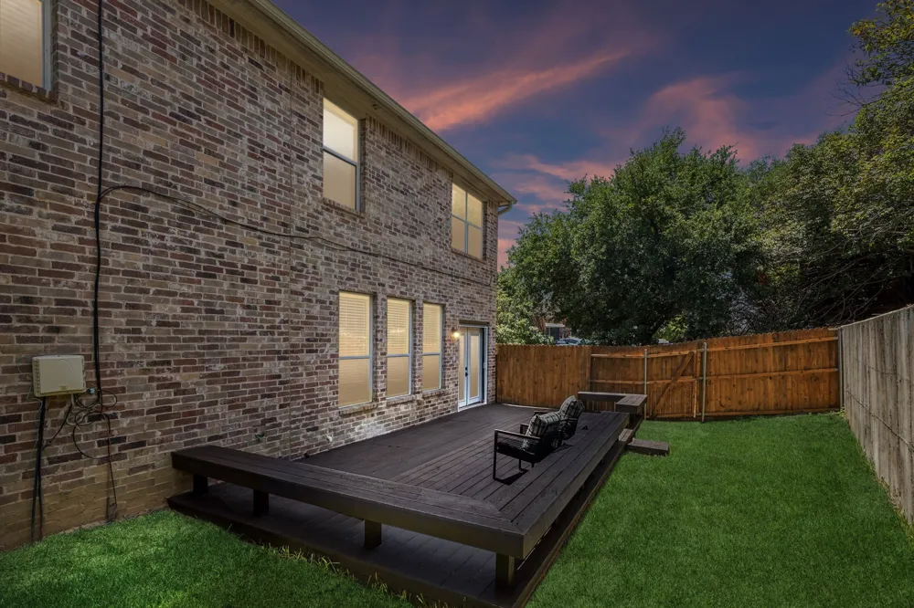 2113 Parkview Carrollton, TX 75006