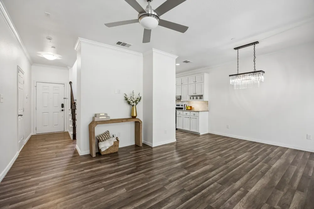 2113 Parkview Carrollton, TX 75006