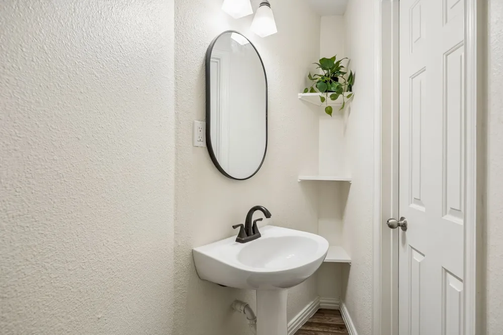 2113 Parkview Carrollton, TX 75006
