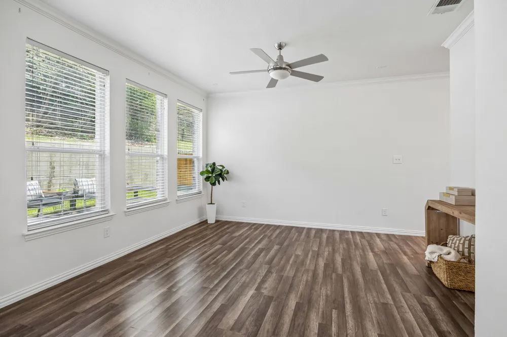2113 Parkview Carrollton, TX 75006