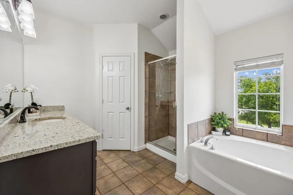 2113 Parkview Carrollton, TX 75006