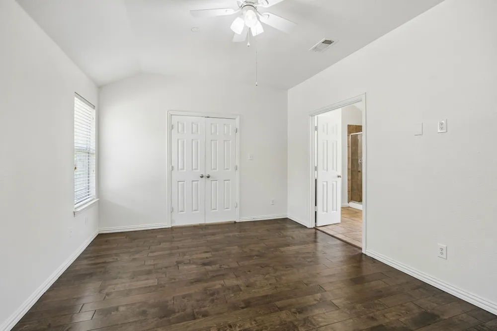 2113 Parkview Carrollton, TX 75006