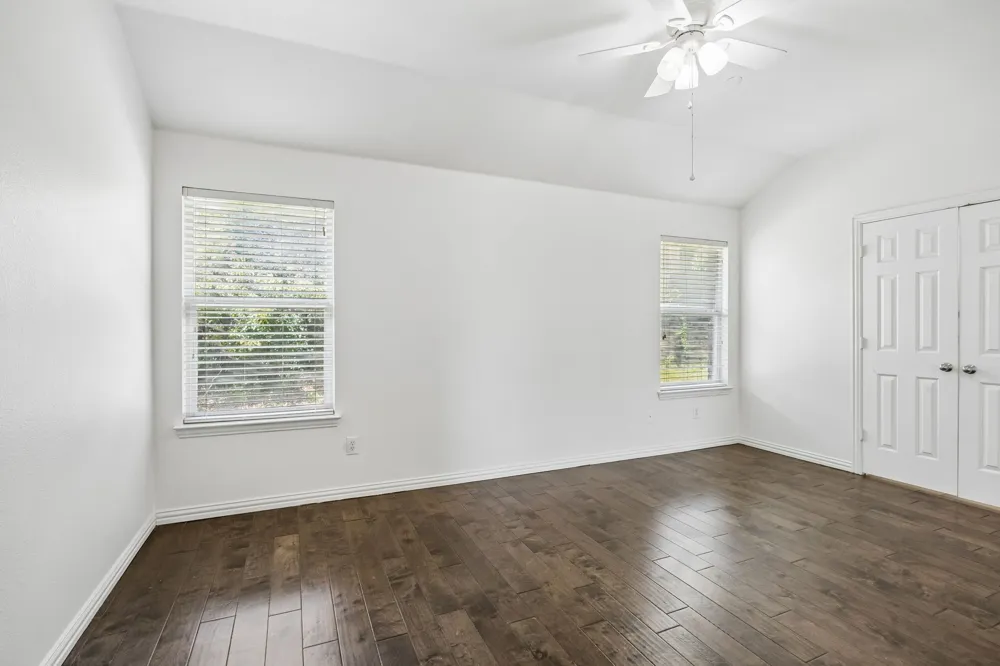 2113 Parkview Carrollton, TX 75006