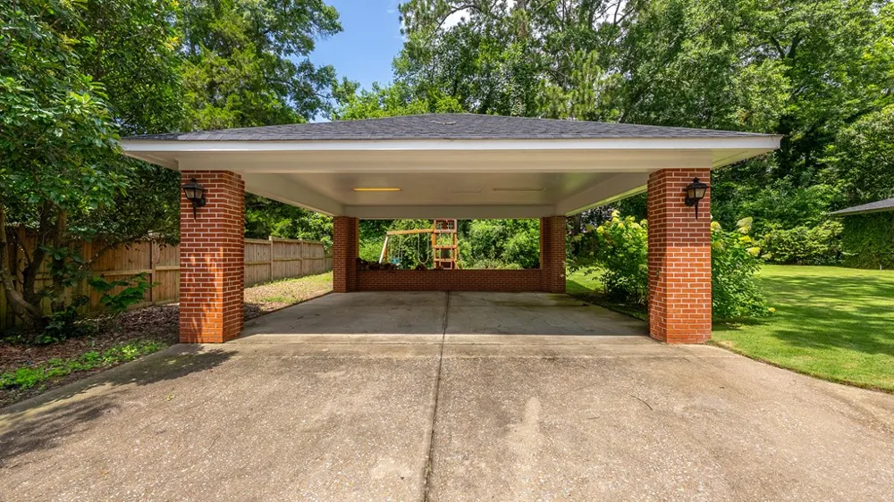 1615 Iris Drive Columbus, GA 31906