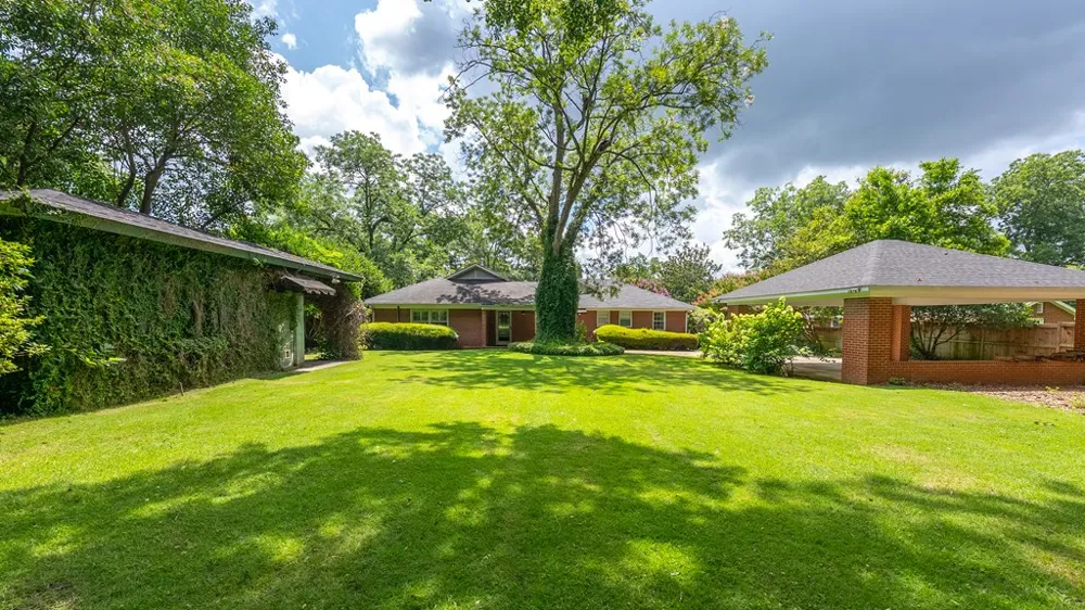 1615 Iris Drive Columbus, GA 31906
