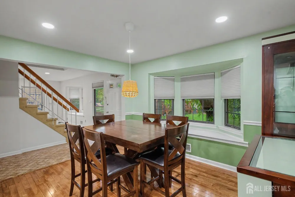 1901 Deerfield Drive Edison, NJ 08820