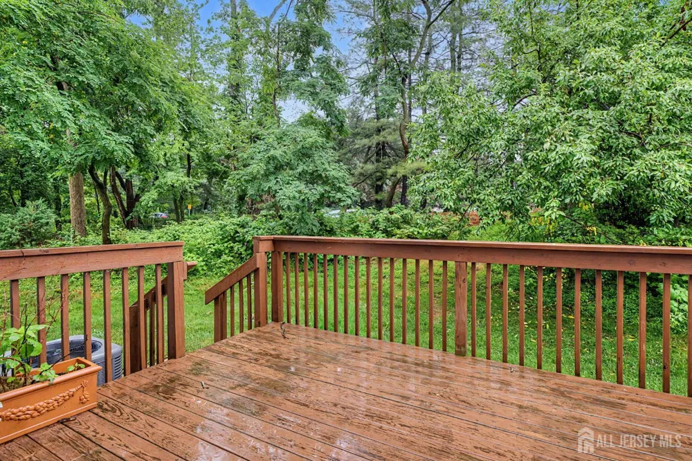1901 Deerfield Drive Edison, NJ 08820