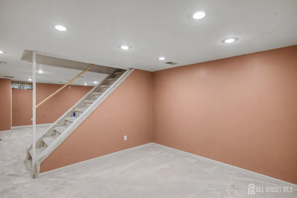 1901 Deerfield Drive Edison, NJ 08820