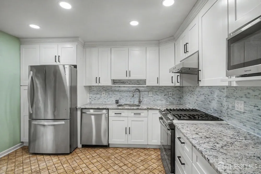 1901 Deerfield Drive Edison, NJ 08820