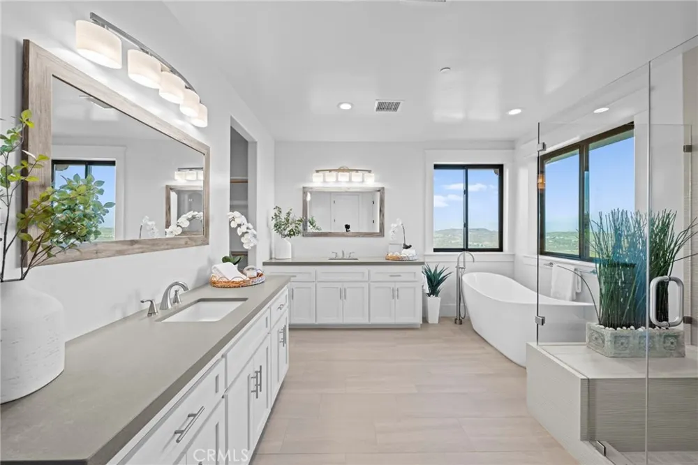 41950 Hacienda Dr Murrieta, CA 92562