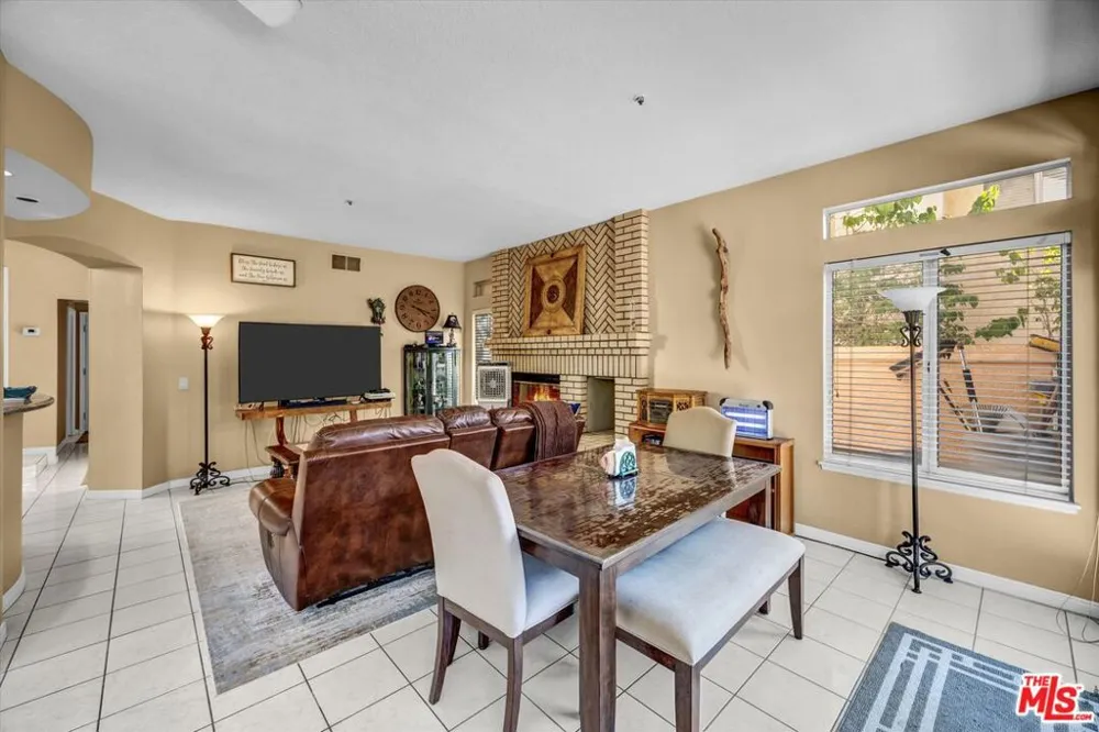 6941 E Pinnacle Pointe Orange, CA 92869