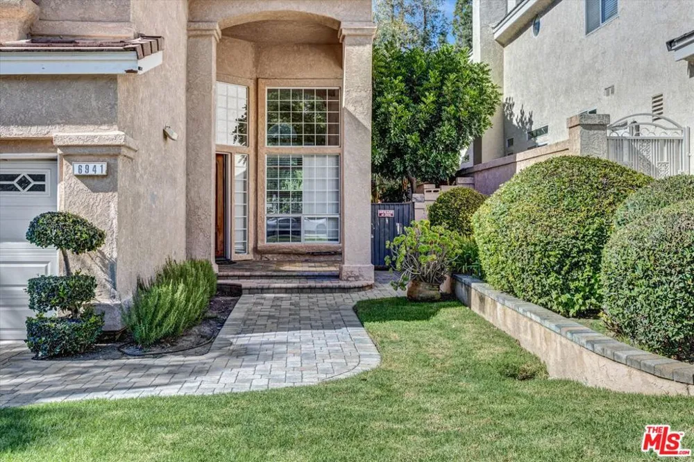 6941 E Pinnacle Pointe Orange, CA 92869