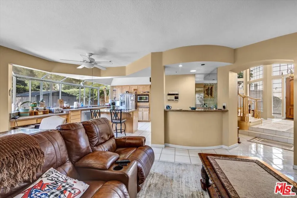 6941 E Pinnacle Pointe Orange, CA 92869