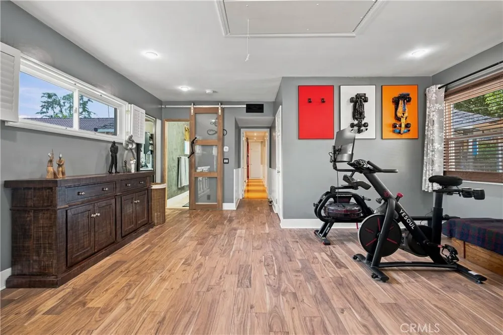 6546 Shoup Avenue West Hills, CA 91307