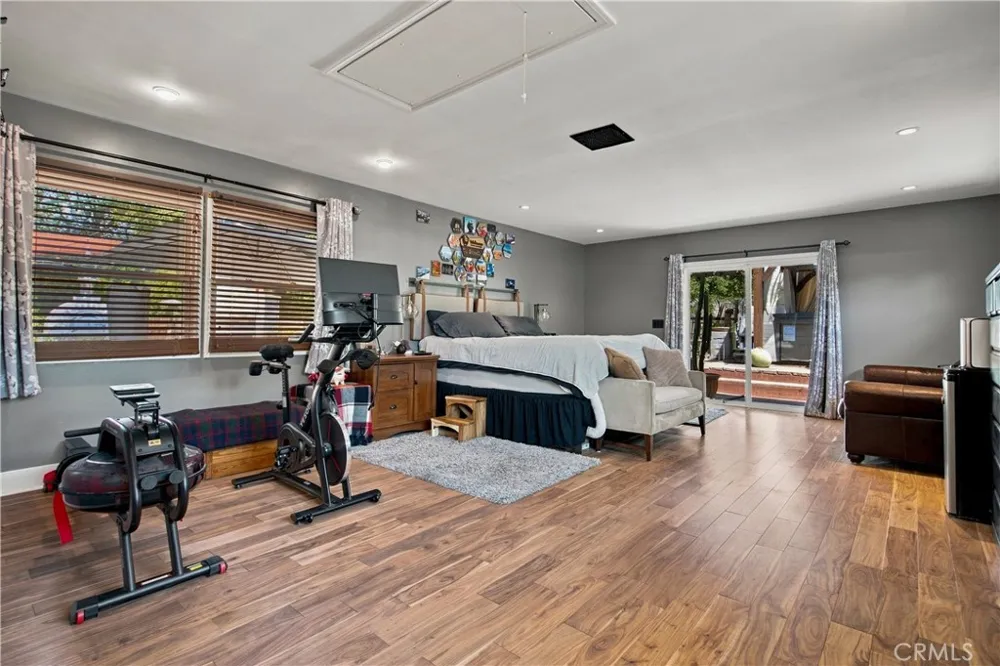 6546 Shoup Avenue West Hills, CA 91307