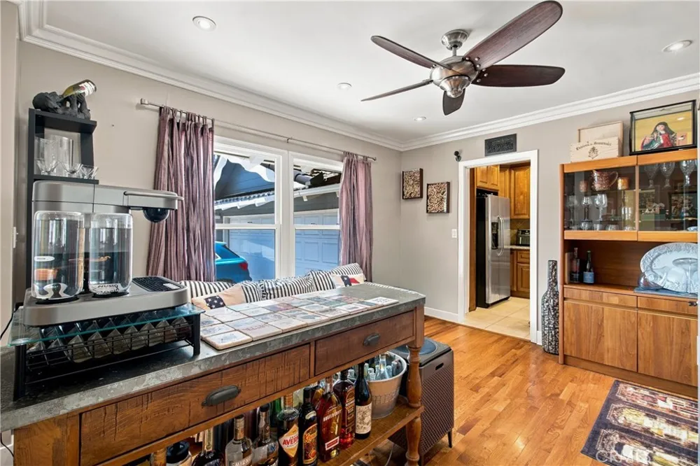 6546 Shoup Avenue West Hills, CA 91307