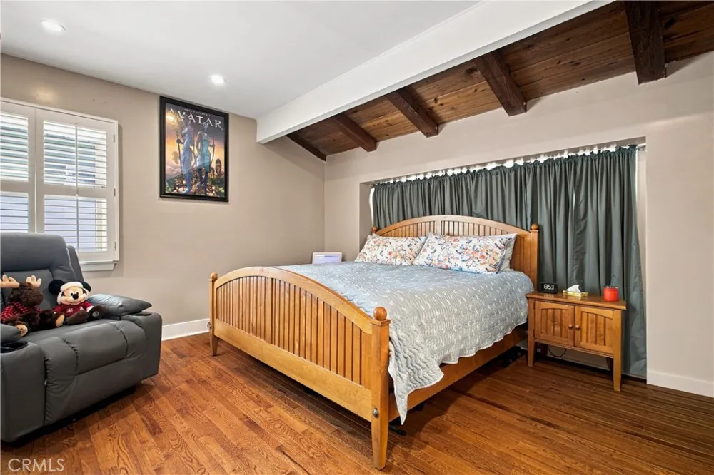 6546 Shoup Avenue West Hills, CA 91307