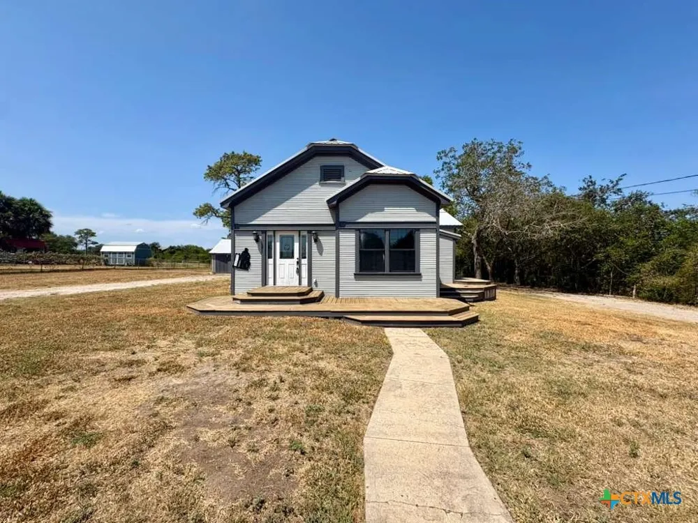 134 E North Street Goliad, TX 77963