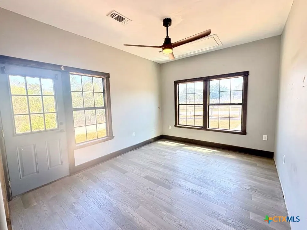 134 E North Street Goliad, TX 77963