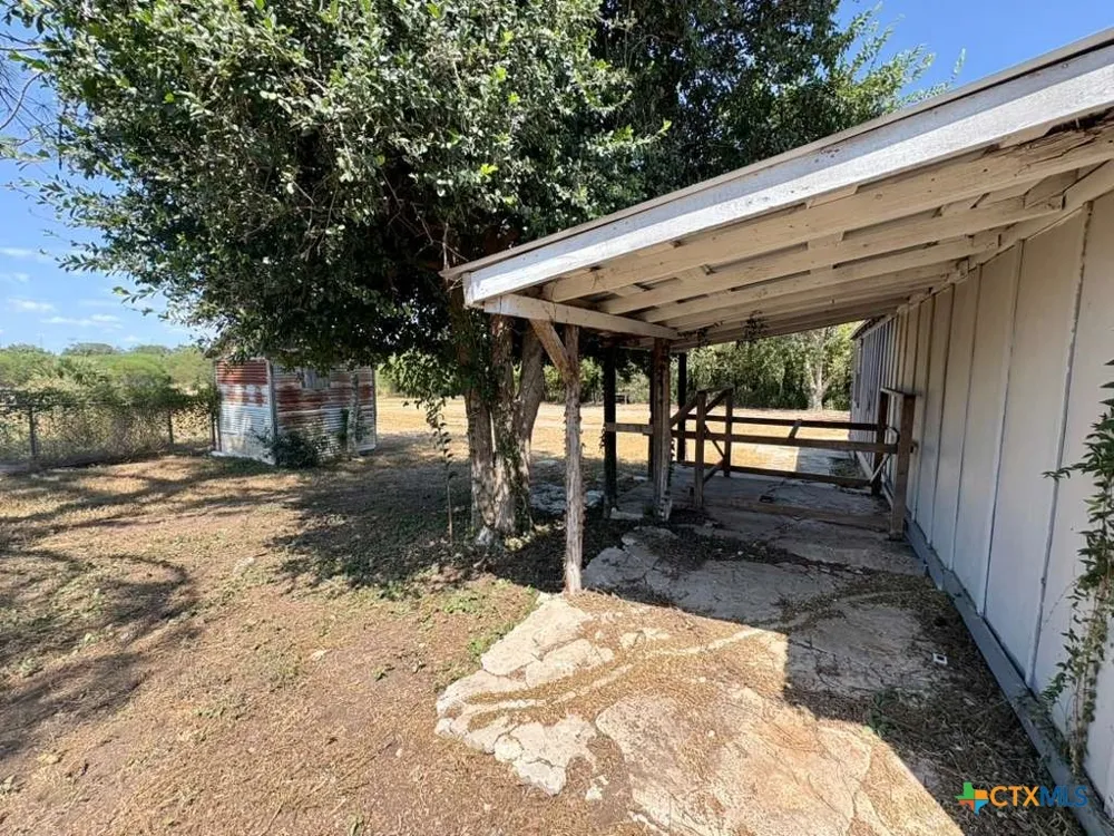 134 E North Street Goliad, TX 77963