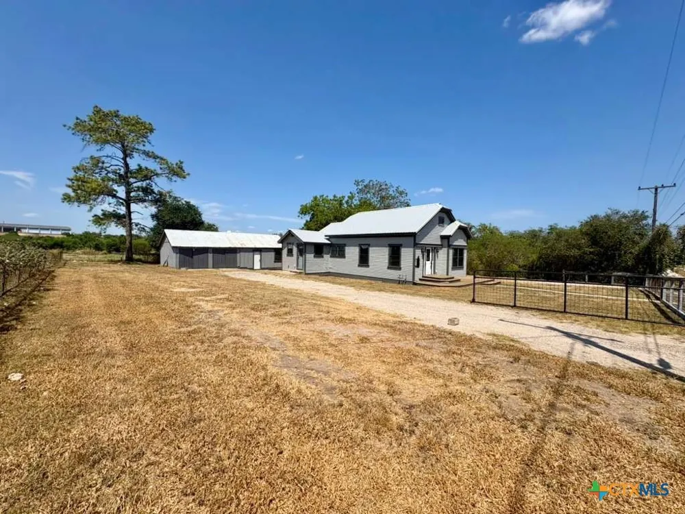 134 E North Street Goliad, TX 77963